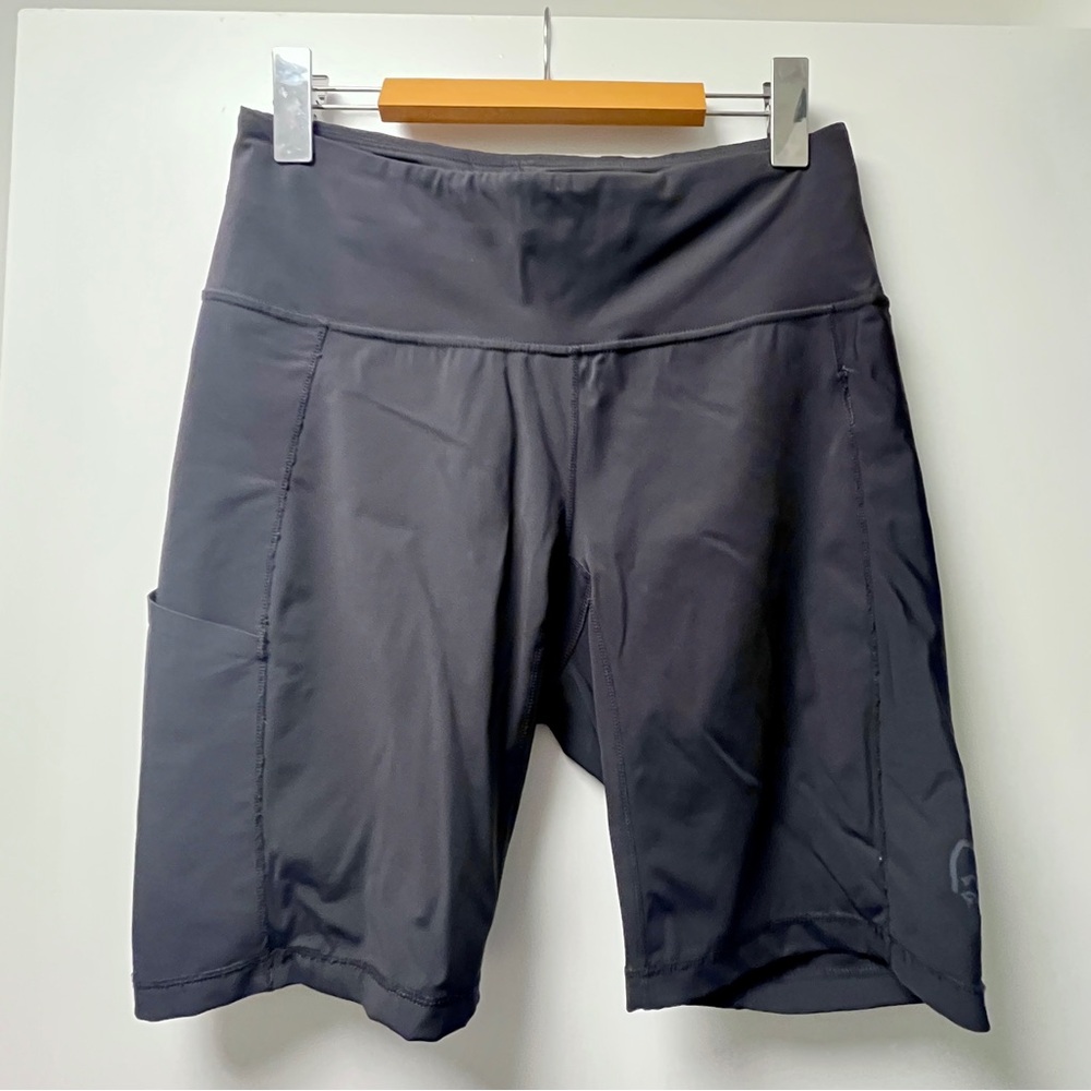 Norrona active bike long shorts with pockets!